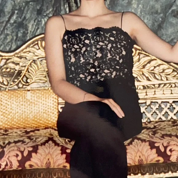 Diane Von Furstenberg lace top size 2 - Picture 2 of 6